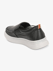 B. SPYKAR KARRI SLIP ON SPYON3076